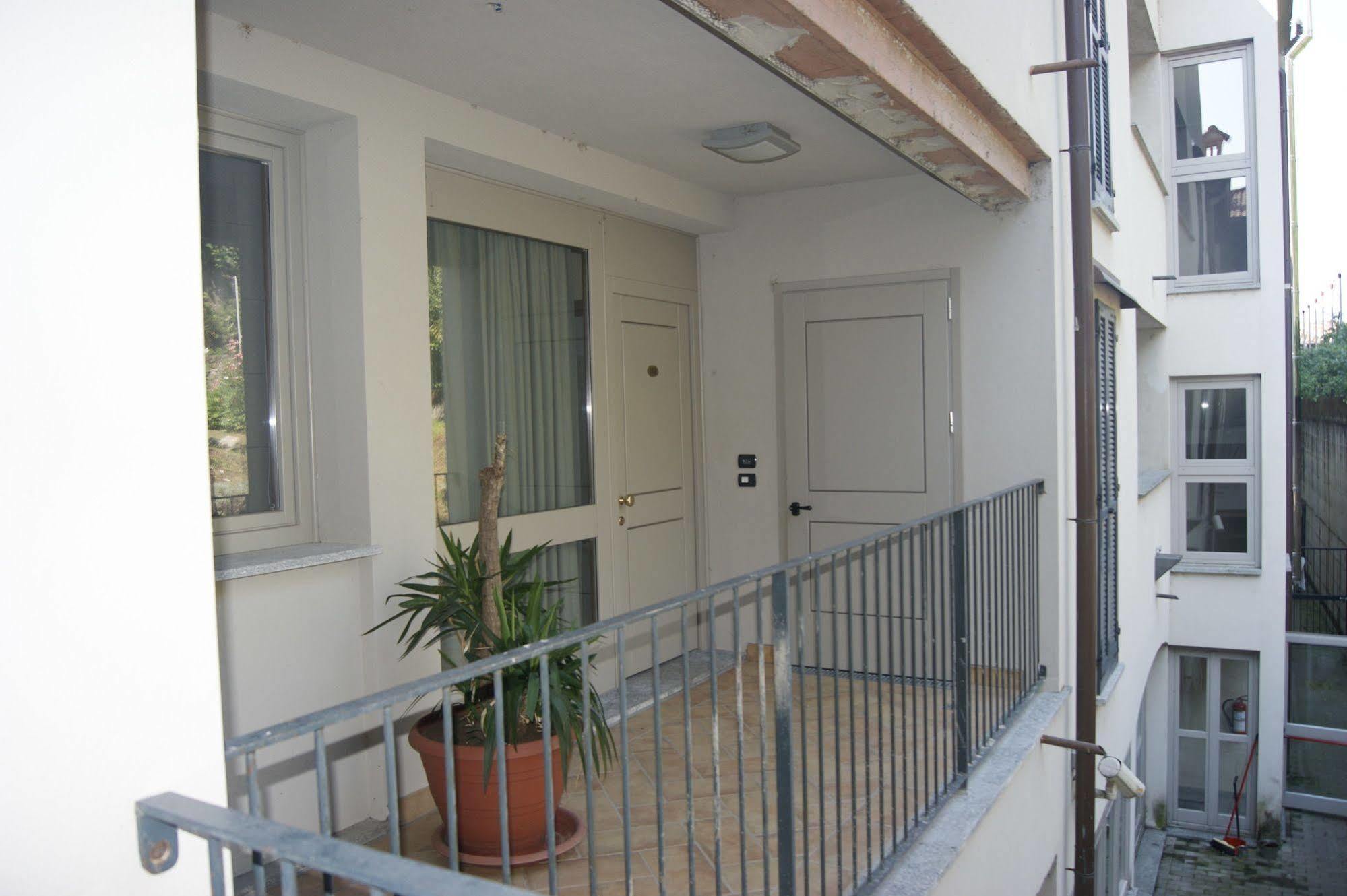 Parini Hotel Bosisio Parini Exterior foto
